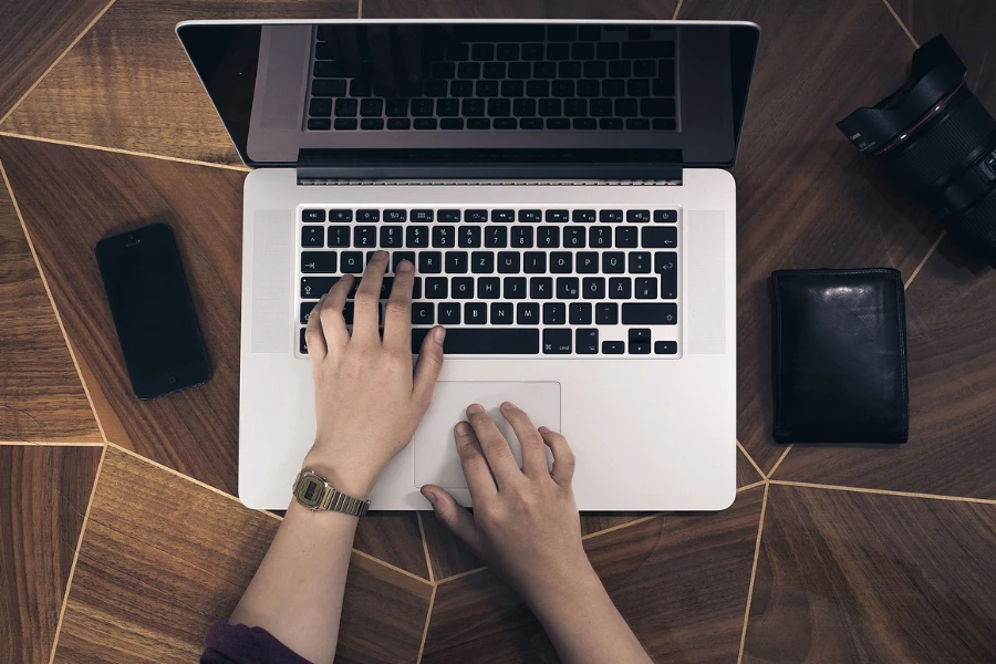 The word line count tool being used on a laptop